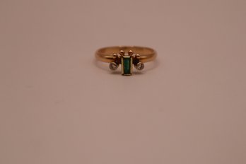 585 (14K) Yellow Gold With Emerald And Diamond Ring Size 8 (2.5 Grams)
