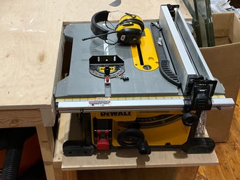 Dewalt 8 1/4in Table Saw For Jobsites - Lightly Used