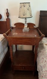 GRAIN PAINTED WASHSTAND W/ SMALL TABLE LAMP