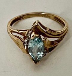 VINTAGE 10K GOLD BLUE TOPAZ DIAMOND ACCENT RING