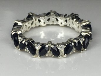 Beautiful Brand New 925 / Sterling Silver Ring With White Topaz & Black Onyx Ring - Never Worn - Great Gift