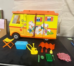 Vintage Barbie Country Camper Van Mattel With Playing Guitar, Bananas, Kitchen Items, Carry Box 212/B5