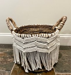 Round Open Weave Tassel With Rolled Paper Storage Basket