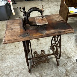 Awesome Antique Wilcox And Gibbs Treadle Sewing Machine With Table