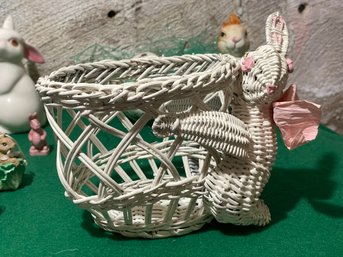 VTG Wicker Easter Bunny Basket As Is