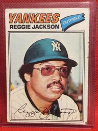 1977 Topps Reggie Jackson - K