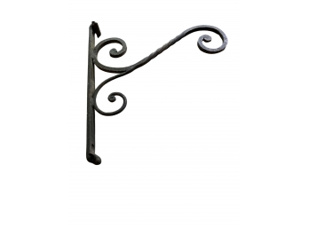 Decorative Wrought Iron Wall Bracket