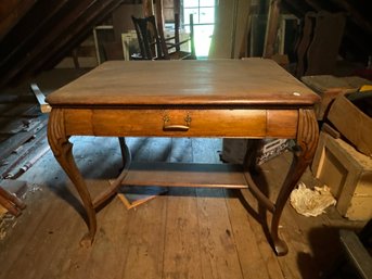 VICTORIAN LAMP TABLE