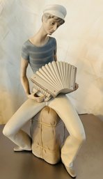 Retired Lladro ' The Accordian Player' 1969-1978 Matte Figurine 13.5' Height No Issues ( READ Description)