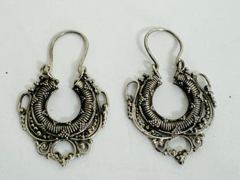 PRETTY SILVER FILIGREE HOOP EARRINGS