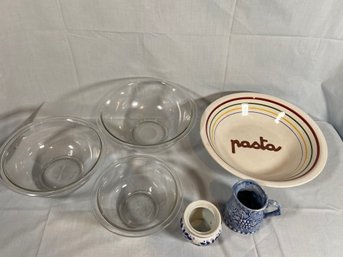 3 Pyrex Clear Mixing Bowls, Hankook Pasta Bowl Creamer And Sugar Bowl