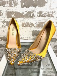 Fabulous Azalia Wang Goldenrod & Faux Pearl & Rhinestone Toe - Size 7.5