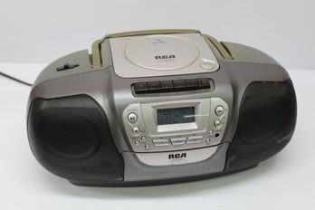 Vintage RCA Radio / CD Portable Dynamic Sound System