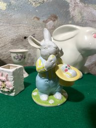 Vtg Bunny & Eggs In Top Hat Figurine Bone China