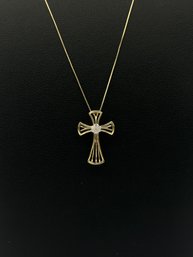 Beautiful 10k Yellow Gold Diamond Cross Pendant & Chain - Necklace