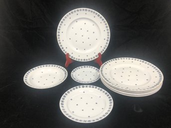 Arabia Finland Snowflake Plate Set