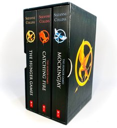 The Hunger Games Trilogy Boxset By Suzanne Collins