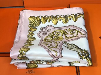 Beautiful New HERMES Scarf - LVDOVICVS MAGNVS Pink / White - Fantastic Scarf - Never Worn - Made In France (1)