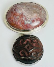 VINTAGE SIGNED ELLIGATORS STERLING SILVER JASPER AND CARVED BLACK AND RED DANGLE PENDANT OR BROOCH