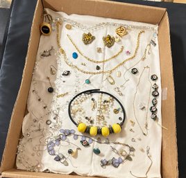 Huge Collection Of Jewelry Necklaces,single Ear Rings,bracelets,watch,pins, Broken Piece For Craft.  AW&PM-D2