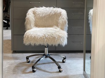 Pottery Barn Teen Ivory Faux Fur Wingback Vanity Or Desk Chair