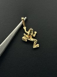 Amazing 14k Yellow Gold Frog Pendant