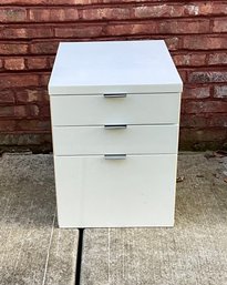 White Filing Cabinet With Two Drawers 16.5 X 20 X 21.5