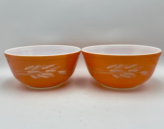 Pair Vintage 2.5 Quart Pyrex Wheat Mixing Bowls