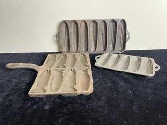 Vintage Cast Iron Corn Bread Baking Pans