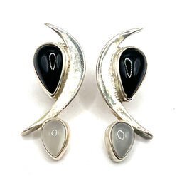 Vintage Sterling Silver Onyx And White Color Polished Stone Earrings