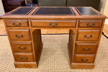 Vintage 1950's JAMESTOWN MADDOX Wooden Desk With Leather Top