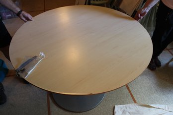 47 In Table With Base And Hardware