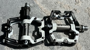 Luna Professional Bicycle Pedals