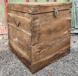 A Pairing Of Vintage Nesting Wood Boxes