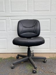 Like New Leatherette Swivel Office Chair On Casters