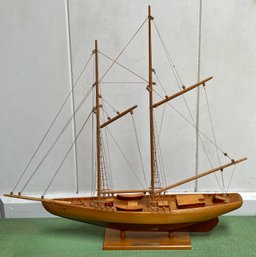 Vintage Wooden Ship Model BLUE NOSE 1921 Gaff Rigged Schooner