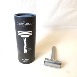 Grooming Society Luxe Razor In Box And Zomchi Razor