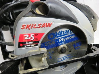 Skilsaw Circular Saw 5750 Laser Cut Line In Case