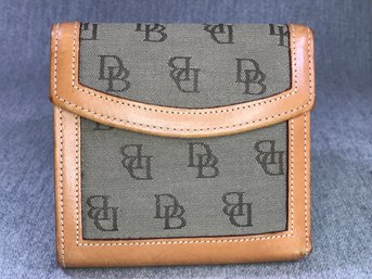 Like New DOONEY & BOURKE Wallet / Change Purse In Beige DB Fabric - Vachetta Leather Lining - Like New !