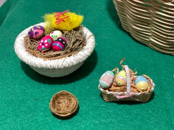 VTG Tiny Wicker Baskets & Wood Eggs 8pc Lot