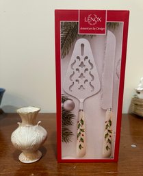 Lenox American By Design Holiday Cake Pie Server, Knife, Lenox Hand Decorated With 24K - Gold Vase Made In USA