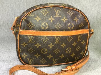 Fabulous LOUIS VUITTON Blois Purse - Very Nice Patina - Made In France - Beautiful Piece - Very Popular Style