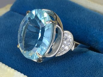 Fabulous 925 /  Sterling Ring With Faceted Aquamarine And White Topaz - Very Pretty - Brand New Never Worn