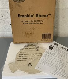 NEW IN BOX  Akorn Jr Smokin Stone ~ Model #6211 ~