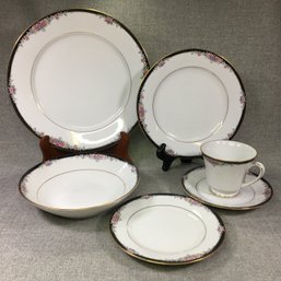 Beautiful NORITAKE Dinner Service For 14 People - LEGENDARY / BELLE EMPRESS - With Serving Pieces - NICE !