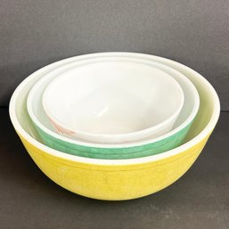 Vintage Pyrex Nesting Bowls