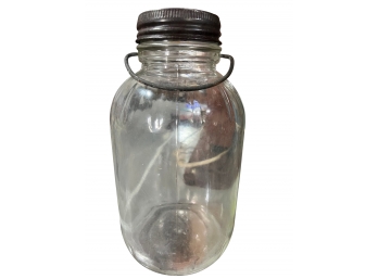 Atlas Glass Mason Jar With Handle