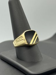 Stunning Mens Black Onyx 10k Yellow Gold Ring