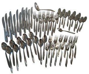 60 Pc ONEIDA Custom Stainless 'ROSEANN' Flatware-service For 12 Minus 1 Dinner Fork