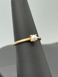 Elegant & Quaint Single Pearl & 10k Yellow Gold Ring
